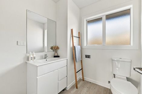 Photo of property in 1/52 North Avon Road, Richmond, Christchurch, 8013