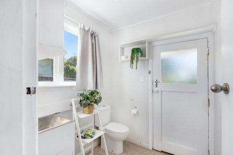 Photo of property in 23-23a Kapiti Crescent, Titahi Bay, Porirua, 5022