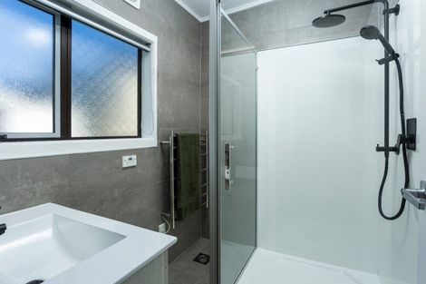 Photo of property in 2/7 Eskdale Road, Birkdale, Auckland, 0626