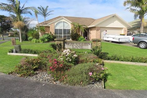 Photo of property in 7 Moyrus Crescent, East Tamaki Heights, Auckland, 2016