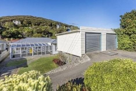 Photo of property in 58 Airlie Road, Plimmerton, Porirua, 5026