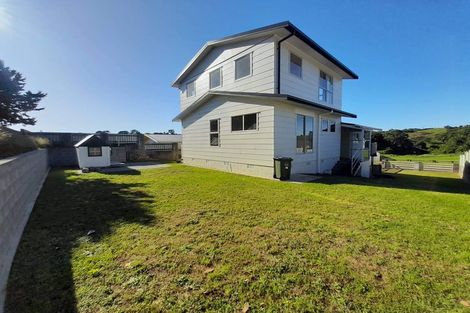 Photo of property in 59 Riversdale Drive, Merrilands, New Plymouth, 4312