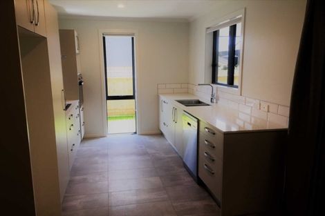 Photo of property in 17 Richardson Road, Omokoroa, 3114