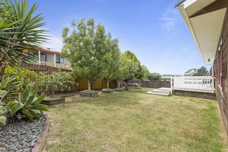 Photo of property in 3 Lorena Place, West Harbour, Auckland, 0618