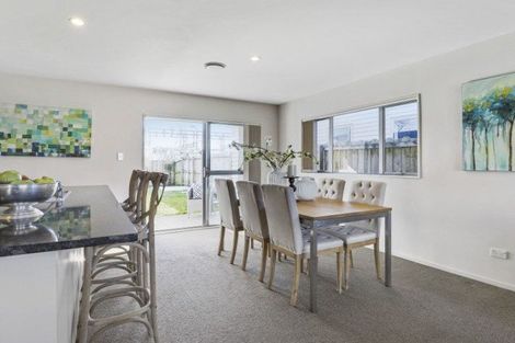 Photo of property in 36 Popokatea Drive, Takanini, 2112