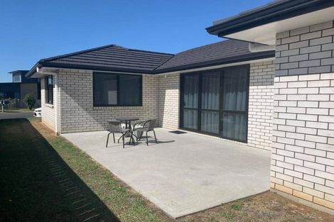 Photo of property in 12 Ruske Place, Grandview Heights, Hamilton, 3200