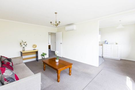 Photo of property in 2/48 Kowhai Avenue, Ebdentown, Upper Hutt, 5018