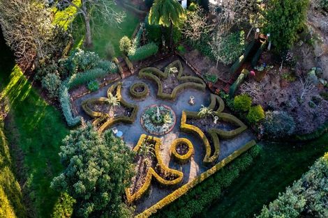 Photo of property in 48 Kairau Road West, Sentry Hill, New Plymouth, 4373