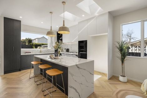Photo of property in 8 Creamer Avenue, Belmont, Auckland, 0622