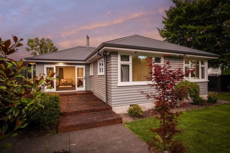 Photo of property in 98 Hamilton Avenue, Ilam, Christchurch, 8041