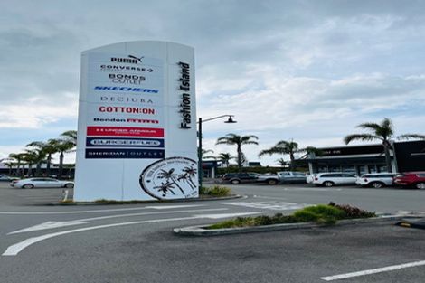 Photo of property in 25 Grabella Place, Papamoa Beach, Papamoa, 3118