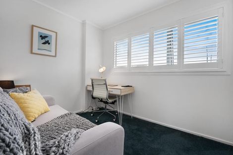 Photo of property in 10/72 Kitchener Road, Milford, Auckland, 0620