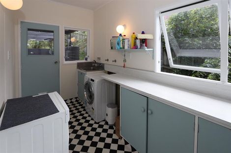 Photo of property in 180 Kawaha Point Road, Kawaha Point, Rotorua, 3010