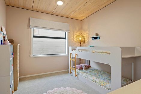 Photo of property in 318 Mangorei Road, Merrilands, New Plymouth, 4312