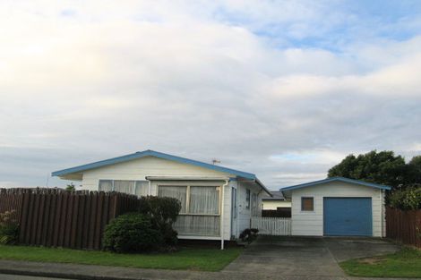 Photo of property in 4 Cypress Grove, Paraparaumu, 5032
