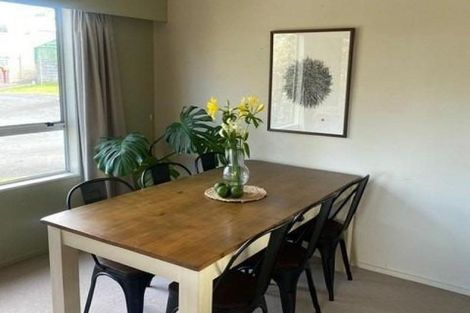 Photo of property in 14 Shaldon Crescent, Blagdon, New Plymouth, 4310