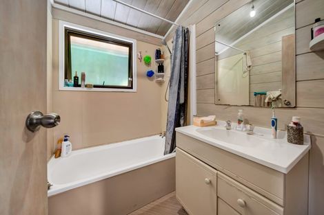 Photo of property in 23 Ambury Place, Merrilands, New Plymouth, 4312