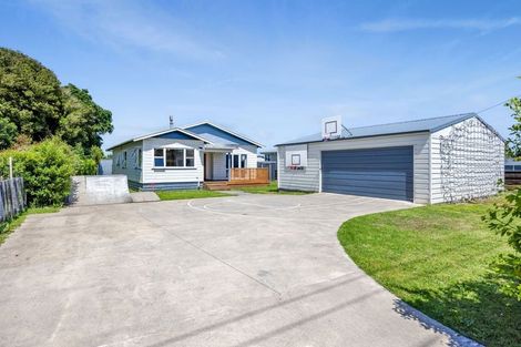 Photo of property in 18 Cumming Street, Okato, 4335