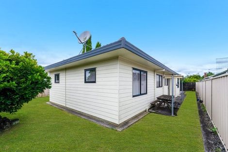 Photo of property in 2/66 Willis Road, Papakura, 2110