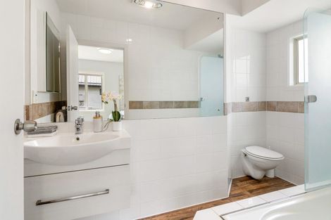 Photo of property in 1/22 Tiri Road, Milford, Auckland, 0620