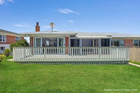 Photo of property in 95 Kitchener Road, Waiuku, 2123