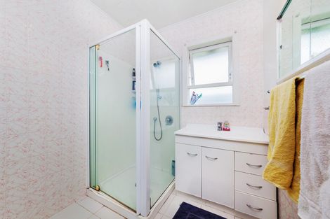 Photo of property in 3 Kaikoura Street, Henderson, Auckland, 0612