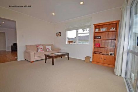 Photo of property in 9 Rowan Terrace, Te Atatu South, Auckland, 0610