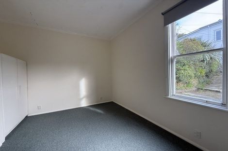 Photo of property in 22 Dorking Road, Brooklyn, Wellington, 6021