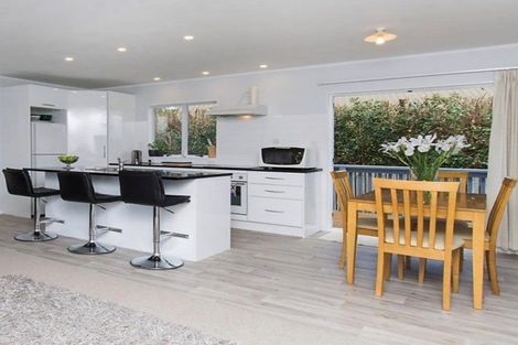 Photo of property in 1/13 De Quincey Terrace, Highland Park, Auckland, 2010