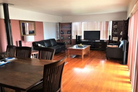 Photo of property in 2 Finchley Road, Torbay, Auckland, 0632