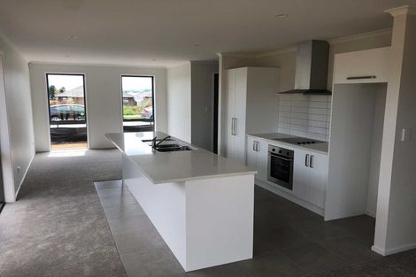 Photo of property in 15 Parton Road, Pukekohe, 2120