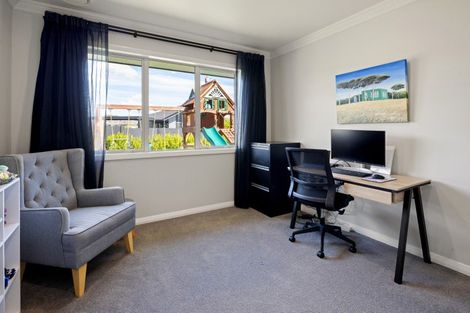 Photo of property in 19 Mike Smith Drive, Cambridge, 3434