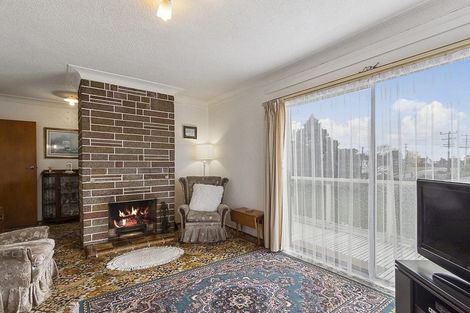 Photo of property in 9 Kelwyn Road, Kelston, Auckland, 0602