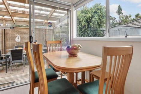 Photo of property in 168 Edmonton Road, Te Atatu South, Auckland, 0610