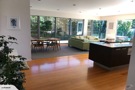 Photo of property in 10 Waterloo Road, Milford, Auckland, 0620