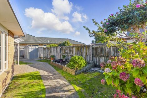 Photo of property in 4 Monterosso Place, Paraparaumu Beach, Paraparaumu, 5032