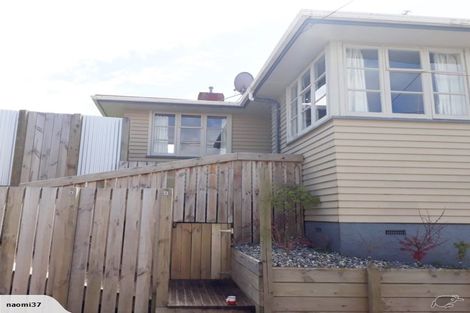 Photo of property in 17 Banks Street, Marfell, New Plymouth, 4310