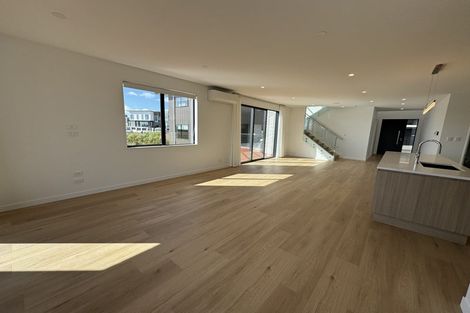 Photo of property in 32 Ridgehill Rise, Flat Bush, 2019