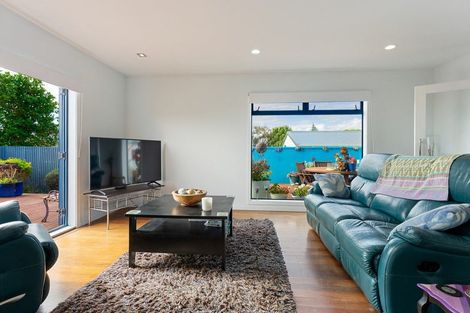 Photo of property in 100b Marine Parade, Otaki Beach, Otaki, 5512