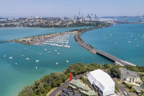 Photo of property in 96 Paritai Drive, Orakei, Auckland, 1071