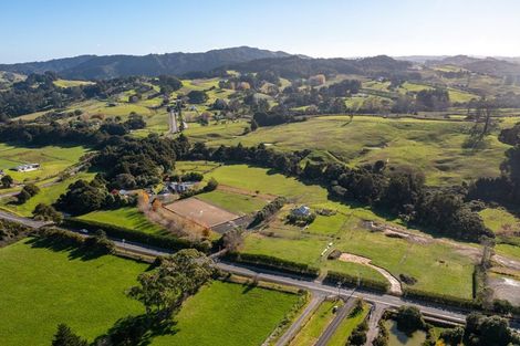 Photo of property in 417 Waitoki Road, Waitoki, Silverdale, 0994