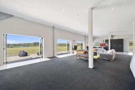 Photo of property in 141 Wades Road, Whitford, Howick, 2571