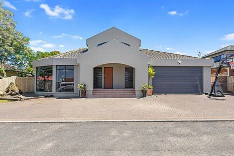 Photo of property in 22 Hoyte Place, Pukehangi, Rotorua, 3015