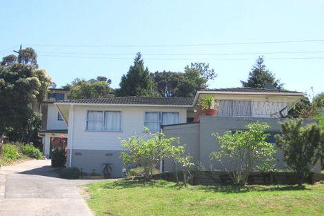 Photo of property in 1/10 Mcquoid Place, Glenfield, Auckland, 0629
