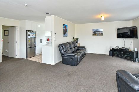 Photo of property in 2/19 Cameron Street, Papakura, 2110