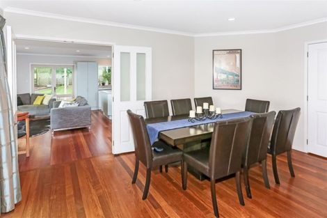 Photo of property in 6a Jayar Heights, Bombay, 2675