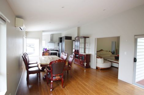 Photo of property in 37 Meadowcroft Grove, Johnsonville, Wellington, 6037