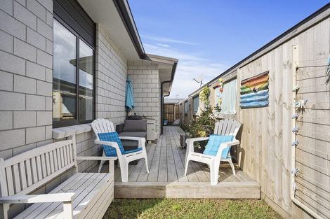 Photo of property in 16b Komata Crescent, Papamoa Beach, Papamoa, 3118