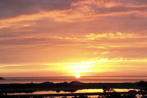 Photo of property in 21 Kakariki Road, Ngunguru, Whangarei, 0173