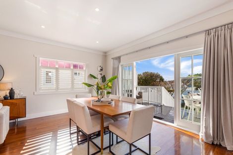 Photo of property in 18 William Bond Street, Stanley Point, Auckland, 0624